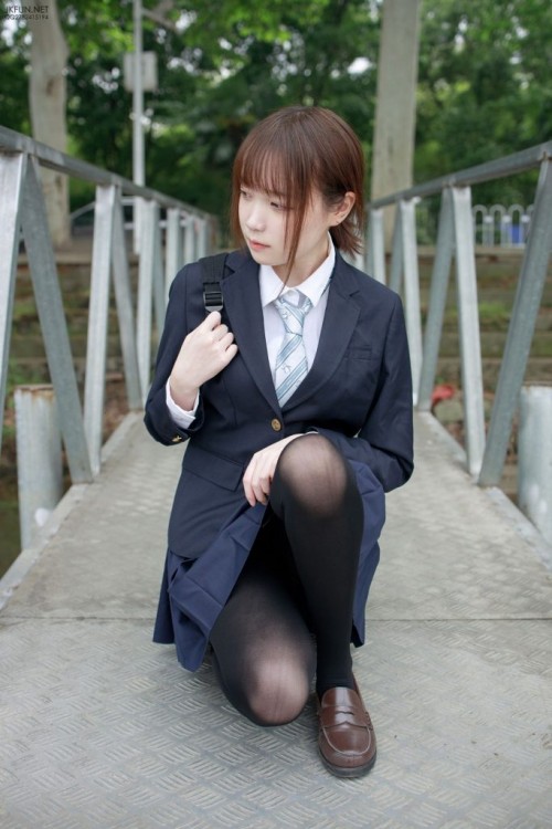 15819995678sAq-683x1024.jpg