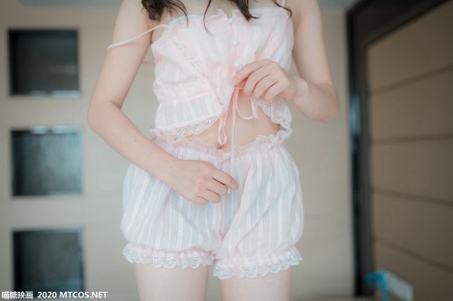 2C104612888.jpg