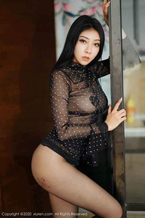 8D13058899.jpg