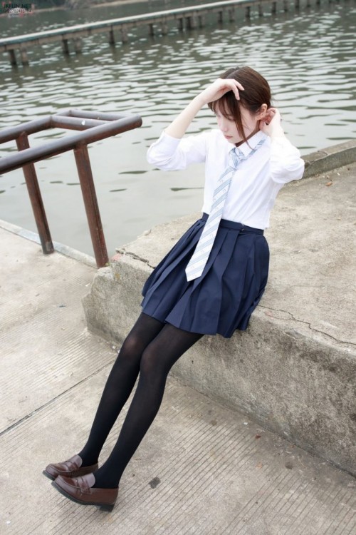 15819993794LTq-683x1024.jpg