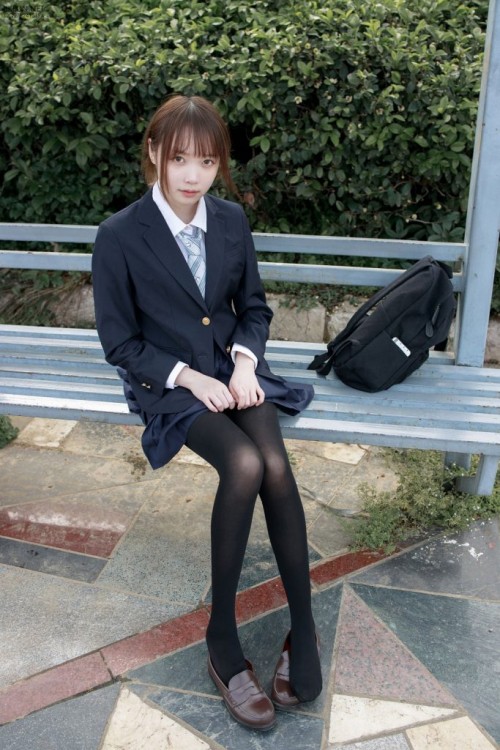 1581999421vfRe-683x1024.jpg