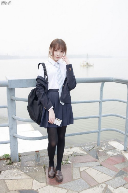 1581999454QCxI-683x1024.jpg