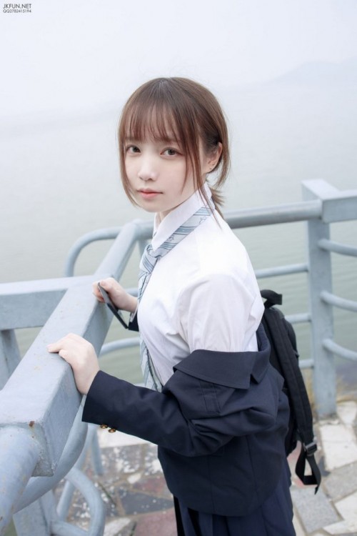 1581999458bSKq-683x1024.jpg