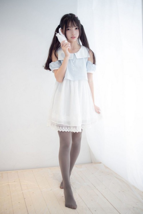 1582088254aivx-683x1024.jpg