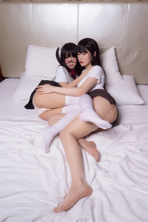 15827033875uzD-683x1024.jpg