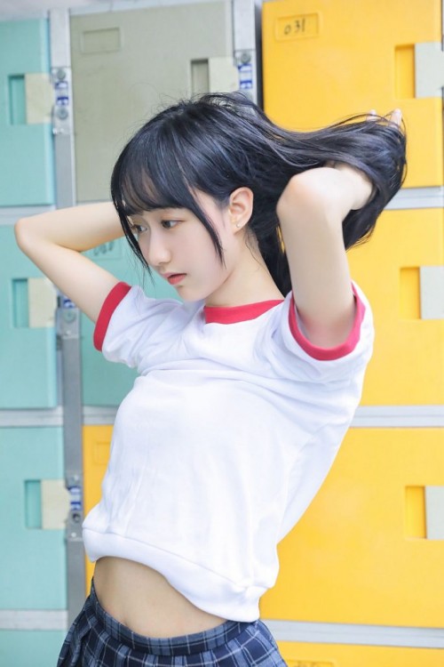 15827679622WVp-683x1024.jpg