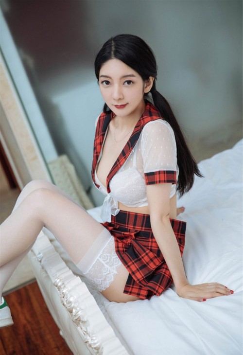 1584158714hhaG-701x1024.jpg