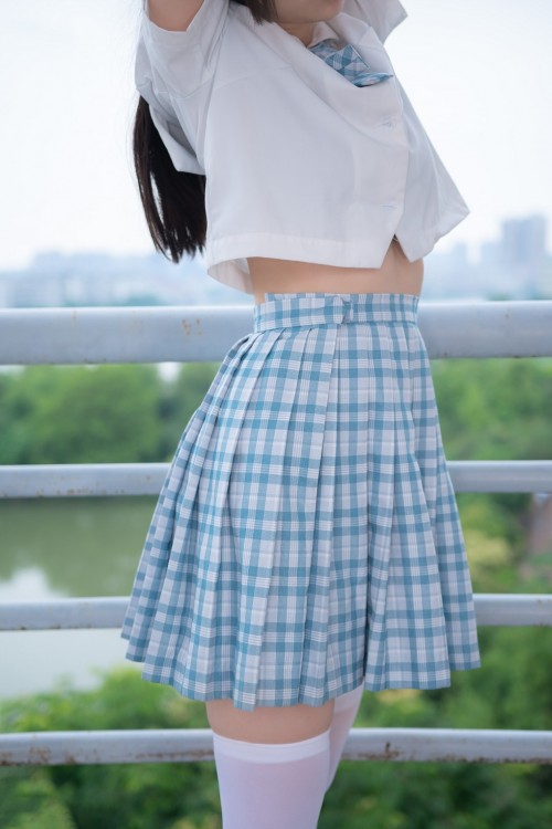 9B19489880.jpg