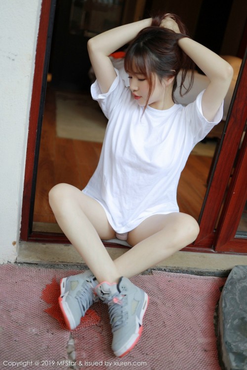 ED222352538.jpg