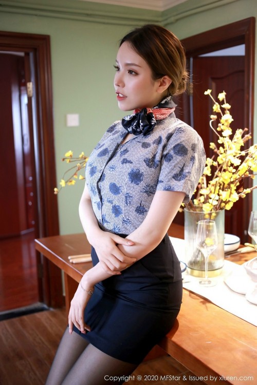EE213856735.jpg